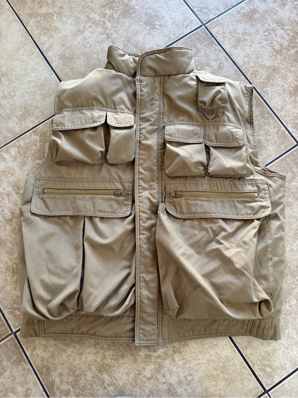 Cabela's Tan Multi-Pocket Outdoor Utility Vest
